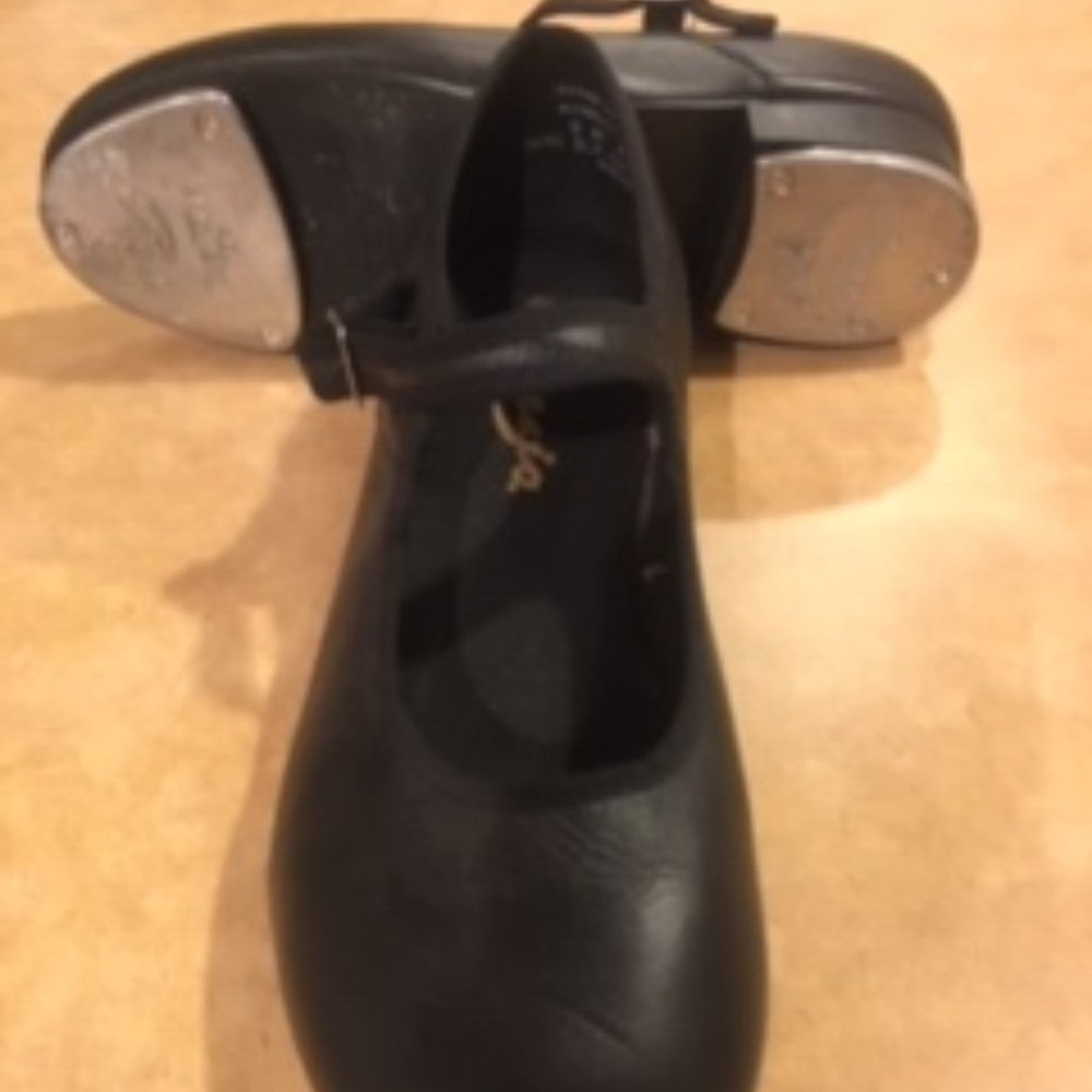 TAP SHOES! CAPEZIO  9M